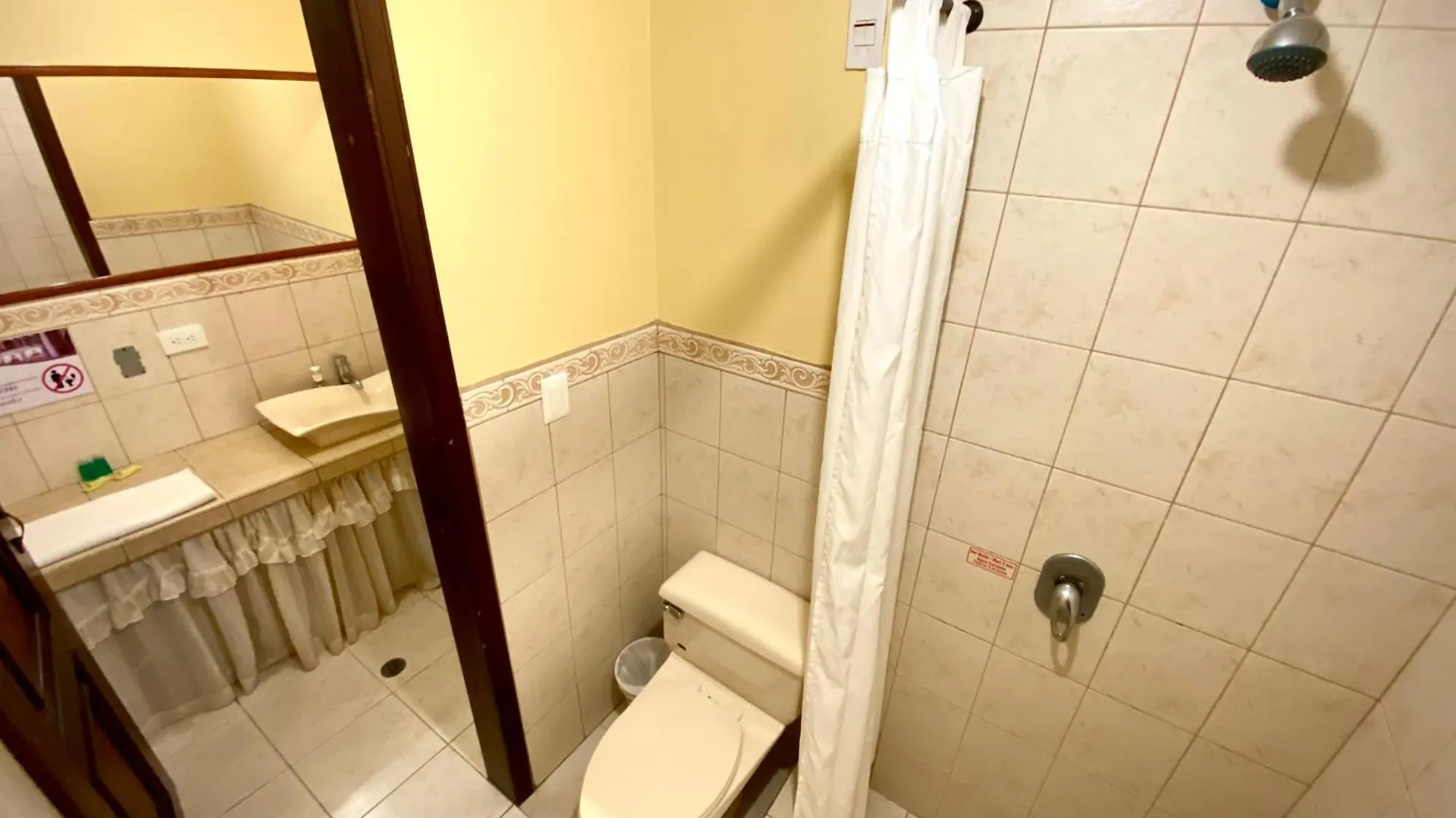 *** Guest house Latacunga Hostel Ecuador