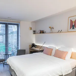 https://poutrelle-guestrooms.bruges-hotels.info